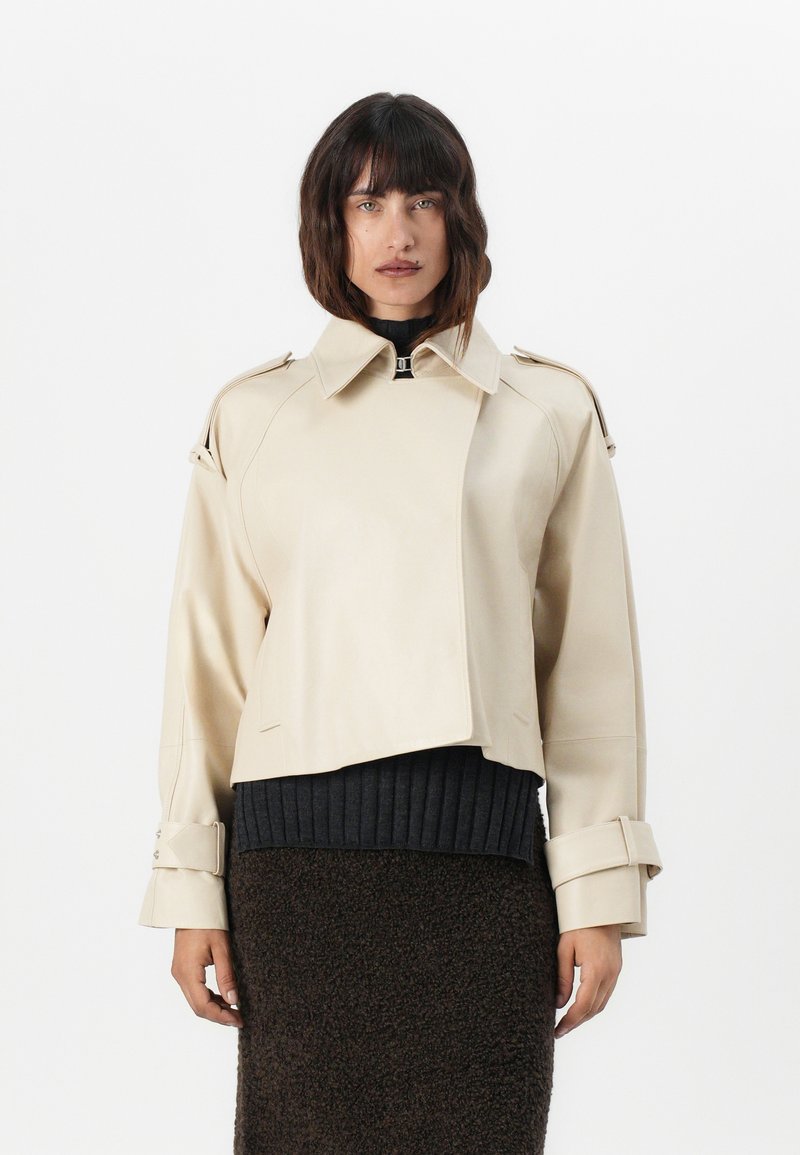 IVY OAK Leren jas crème