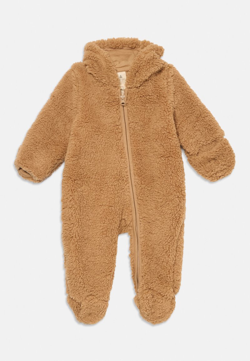 Monito de bebé marrón fluffy con capucha, cremallera frontal, mangas largas y pies cerrados, diseñado para calidez y comodidad.