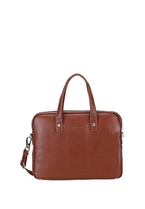 Mallette en cuir marron avec deux poignées et une bandoulière réglable, forme rectangulaire avec une fermeture éclair sur le dessus.