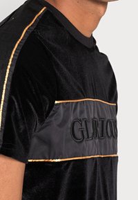 Glorious Gangsta Triko s potiskem - black
