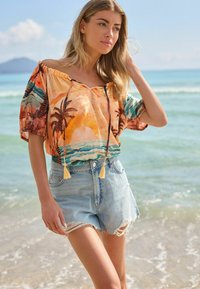 Next SHORT SLEEVE TIE NECK BARDOT  - Pluus - orange scenic print