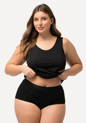 Zwarte katoenen tanktop en hooggeremde set. De tanktop heeft een ronde halslijn; de slip heeft een zachte elastische tailleband en een naadloos ontwerp.