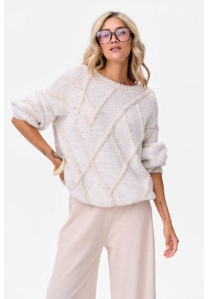 - Sweter