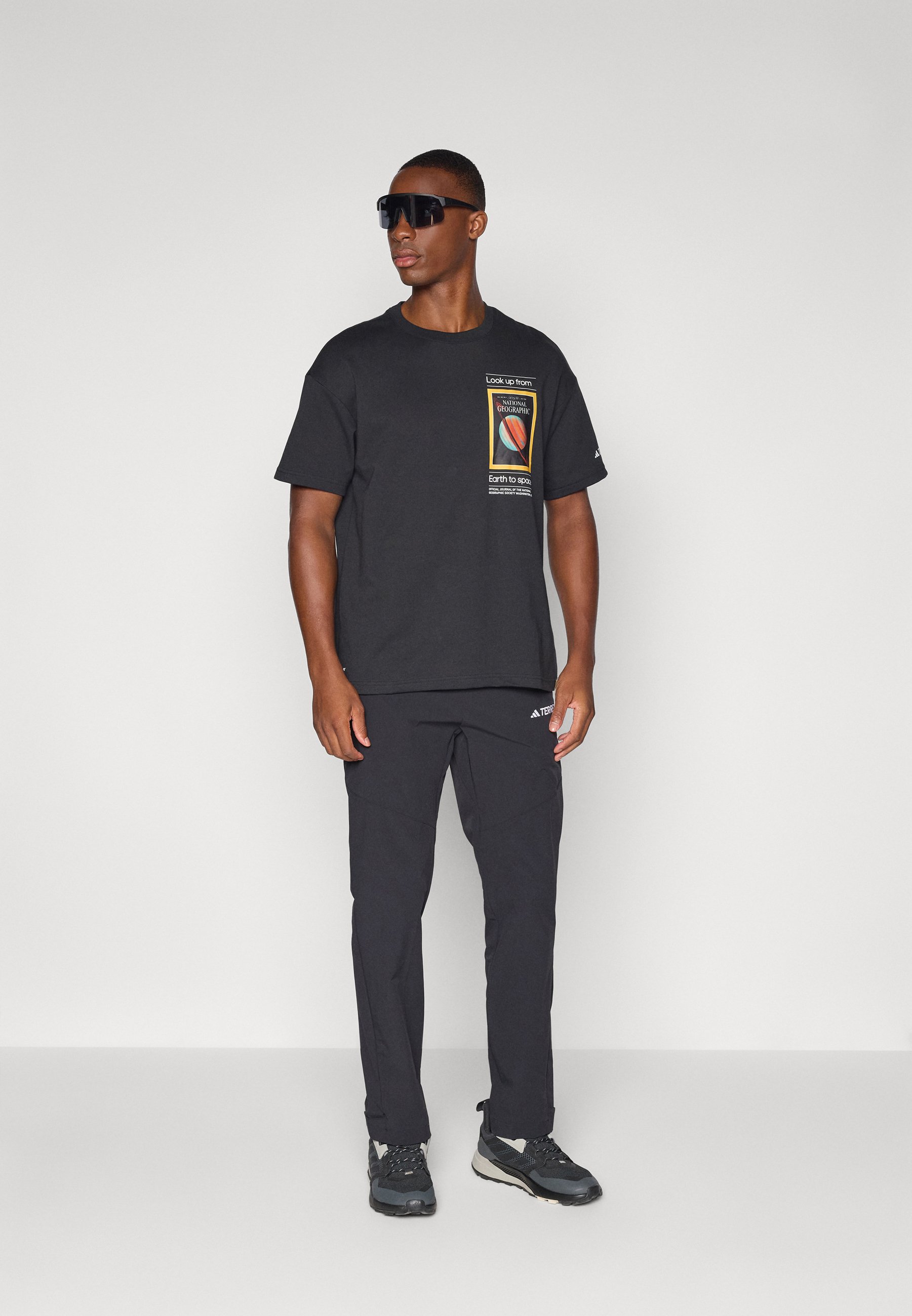 Tシャツ・カットソー adidas TERREX GRAPHIC TEE JN4265 Clothing - Terrex Graphic Tee - Grey | adidas Oman