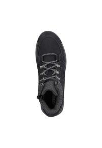 Zapato de senderismo negro con parte superior sintética, cordones grises, cuello acolchado, acentos texturizados y suela de goma. Cuenta con una lengüeta para facilitar el calzado.