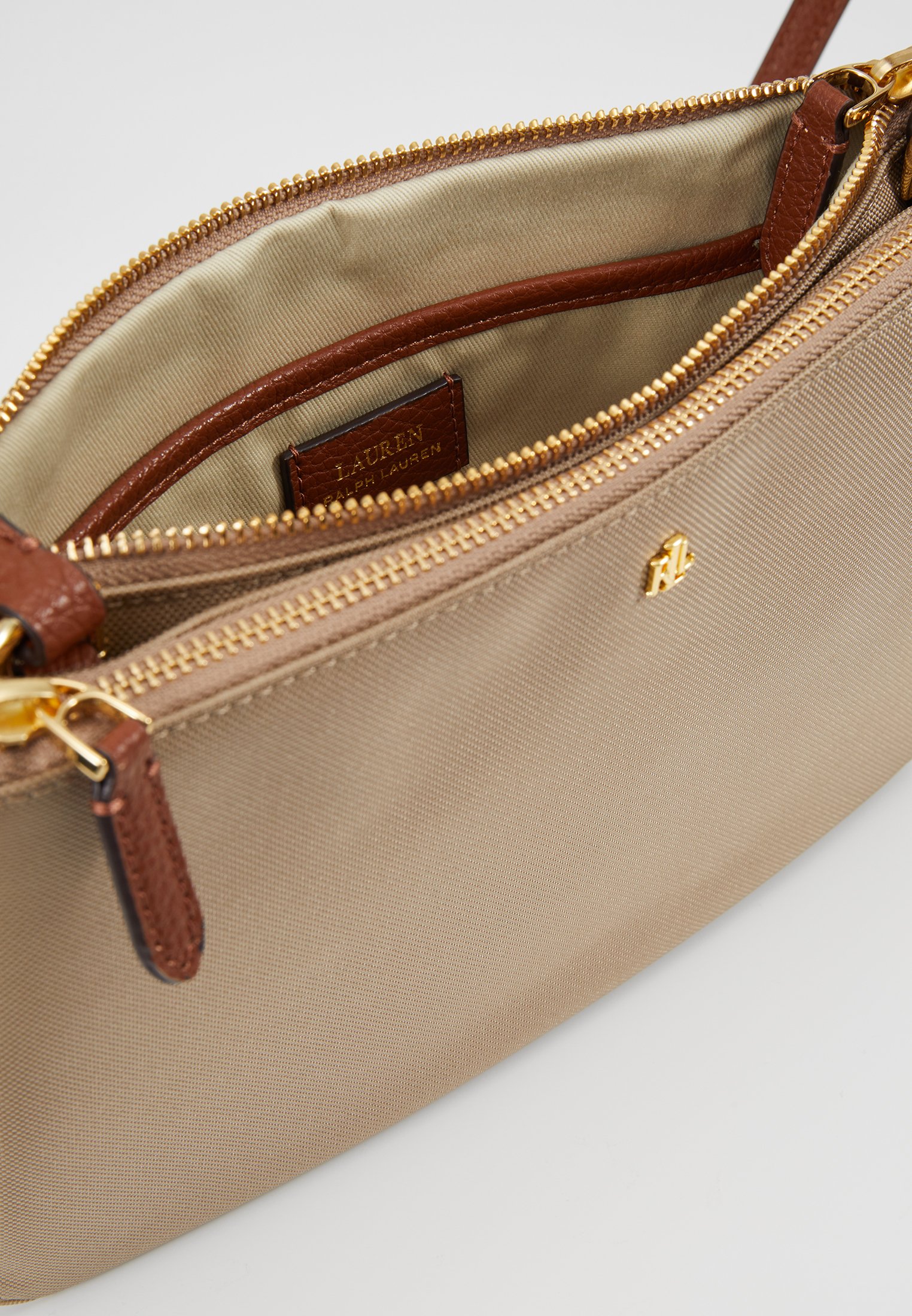 Women CARTER CROSSBODY MEDIUM - Across body bag Women CARTER CROSSBODY MEDIUM - Across body bag
