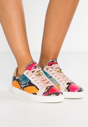 Trainers - multi-coloured