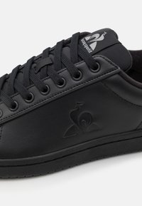 le coq sportif COURT UNISEX - Baskets basses - triple black