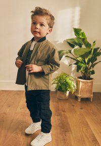 Next SET - REGULAR FIT - T-shirt med print - khaki green