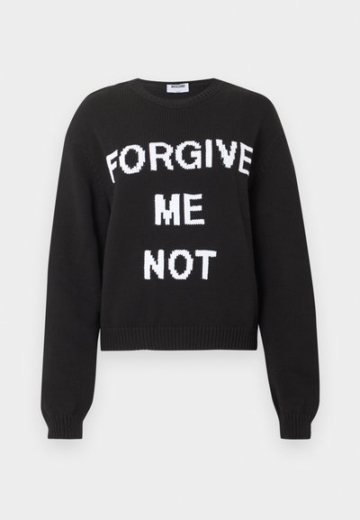 Μαύρο πλεκτό πουλόβερ με μακριά μανίκια και λευκό κείμενο "FORGIVE ME NOT" στο μπροστινό μέρος, με στρογγυλή λαιμόκοψη και ριμπ μανσέτες και κάτω μέρος.