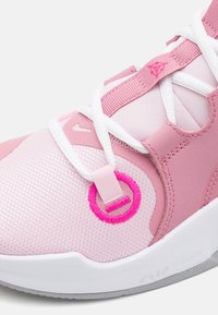 Nike Performance AIR ZOOM CROSSOVER 2 UNISEX - Basketballsko - pink