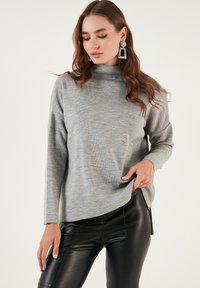 LELA LONG BACK COLLAR - Pulover - grey