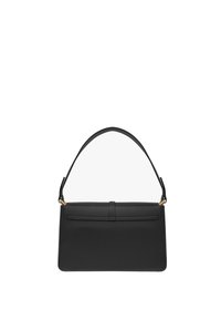 Borsa a tracolla in pelle nera con una forma rettangolare elegante, caratterizzata da una maniglia sottile e curva e una chiusura a patta superiore con hardware dorato.