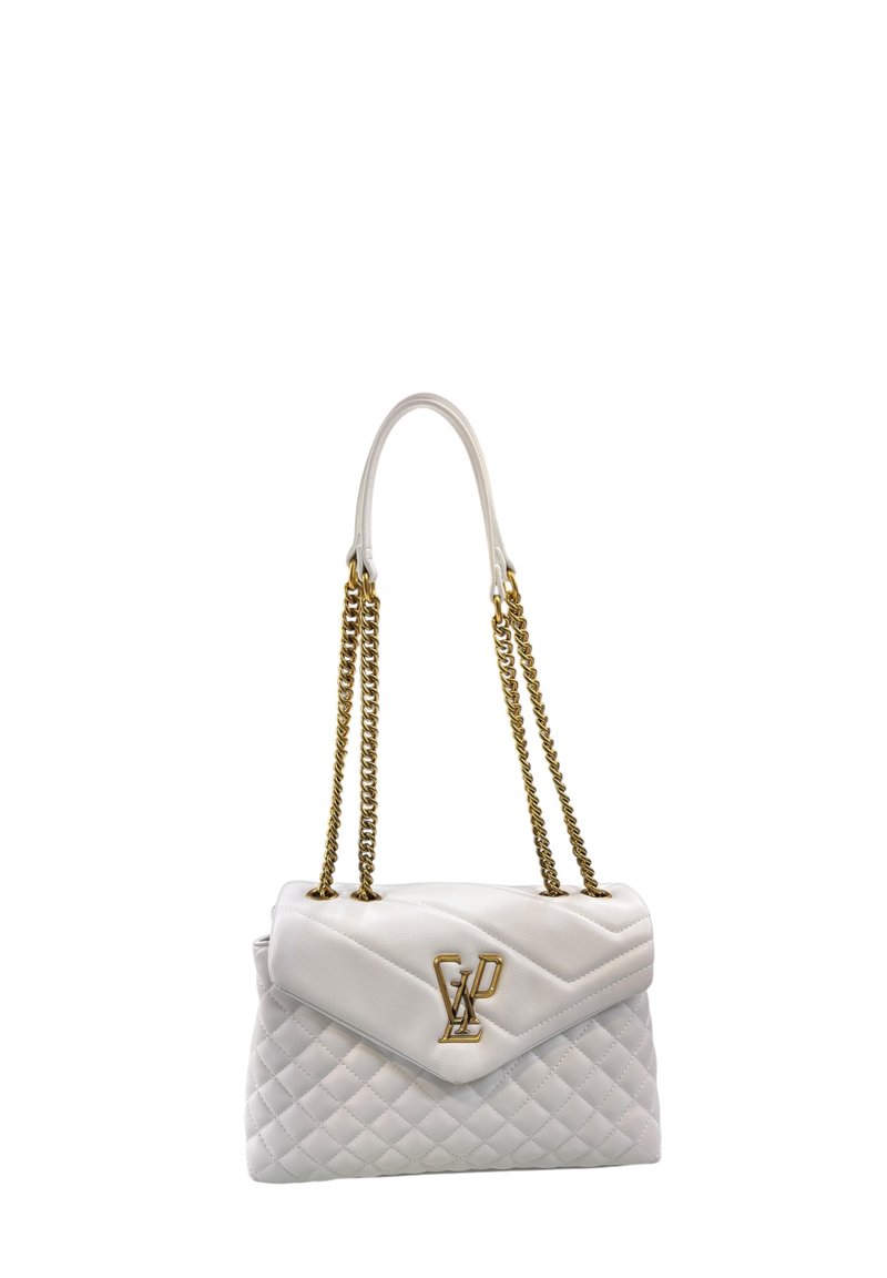 Borsa a tracolla in pelle bianca trapuntata con catena dorata e logo decorativo sul frontale. Caratterizzata da una forma strutturata e una finitura testurizzata.