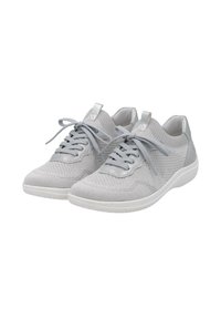 Baskets tricot grises avec un motif texturé, bout arrondi et semelle en caoutchouc blanc. Présentent des lacets flexibles et un accent subtil à l'arrière.