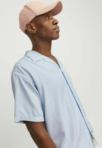 Jack & Jones JPRCCAARON RESORT - Shirt - skyway