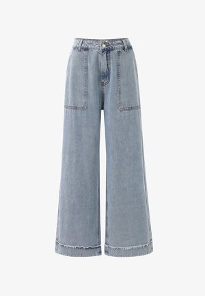 Hellblaue Jeans mit weitem Bein, hoher Taille, aufgesetzten Taschen vorne, Knopfverschluss und ausgefransten Säumen.