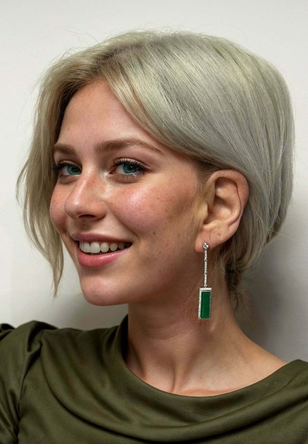 MARGAUX COLOMBIAN EMERALD DROP - Earrings