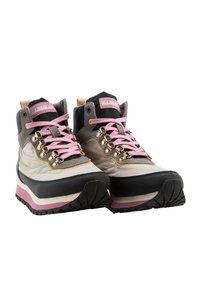 Scarpe da trekking con una combinazione di colori grigia, nera e rosa. Presenta lacci rosa, occhielli dorati, suola in gomma testurizzata e punta rinforzata.