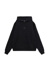 Černá mikina s kapucí z měkké tkaniny s klokaní kapsou, nastavitelnou kapucí s šňůrkou a minimalistickým logem na přední straně.