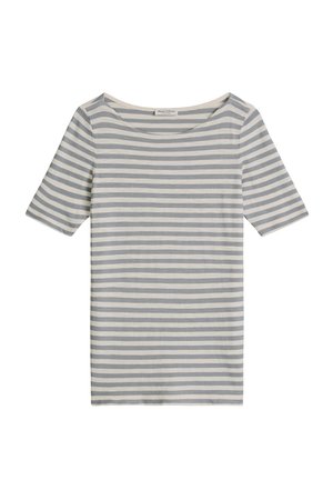 Damska koszula z krótkim rękawem i szerokim dekoltem, z jasnoszarymi i białymi poziomymi paskami.