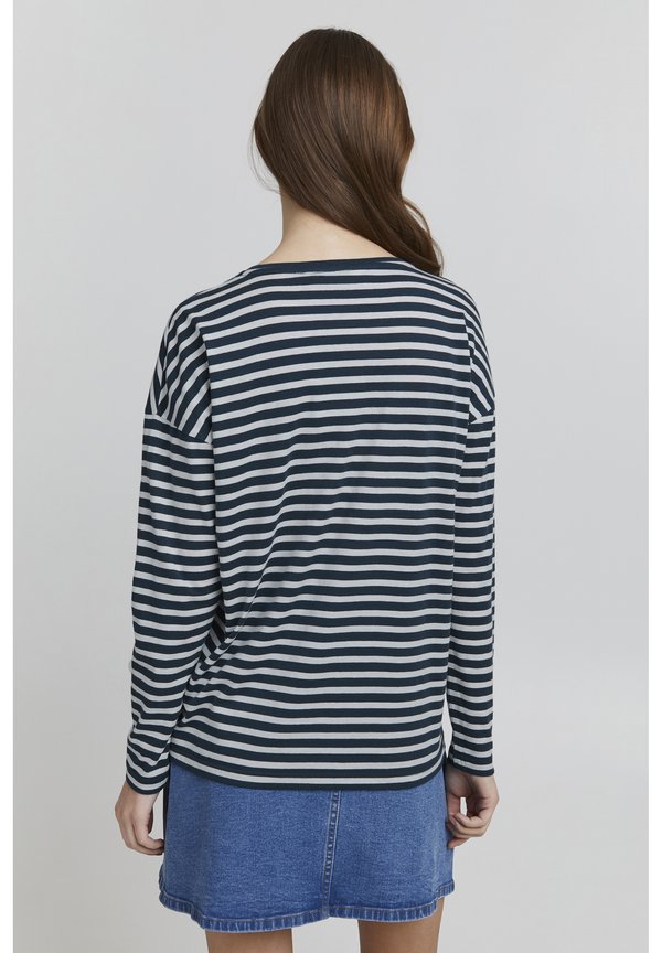 OXStefka - Long sleeved top - total eclipse2