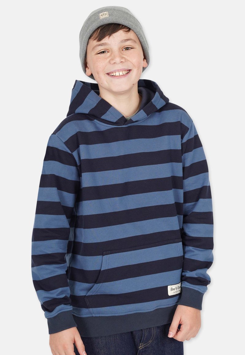 Marinblå randig hoodie i bomull, med en framtill placerad ficka, ribbade ärmslut och en huva med dragsko, tillsammans med en grå mössa.