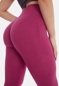 SQUATPROOF Legging (type pantalon) - red