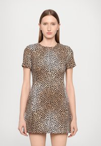 Mini haljina s printom leoparda, kratkih rukava, izrađena od glatkog, sjajnog materijala u bež i crnoj boji, s okruglim izrezom i uskim krojem.