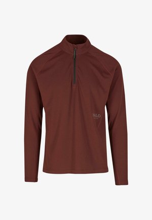 Langearmige pullover met rits in een rijke bordeauxrode stof met een geometrisch patroon. Heeft een hoge kraag en een subtiele logo op de voorkant.