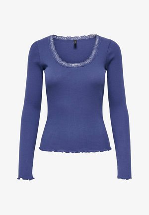 Langsleeve, geribbelde top in diepblauw met een scalloped kanten rand bij de halslijn en een gerimpelde zoom. Beschikt over een slim fit en een soepele textuur.
