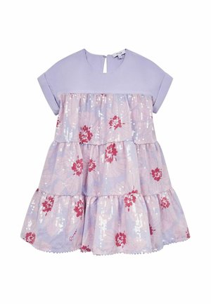Lichtpaarse jurk met korte mouwen en gelaagde rok, bloemenpatroon en paillettenversiering, met een ronde halslijn en een keyholeknopsluiting aan de achterkant.