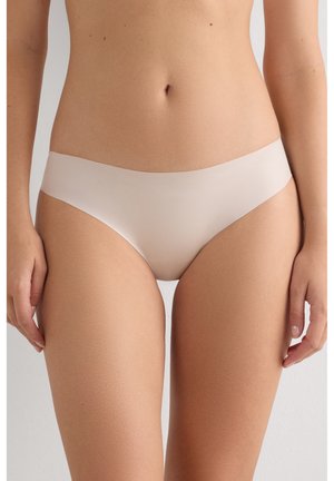 Intimissimi, - Figi Hipster