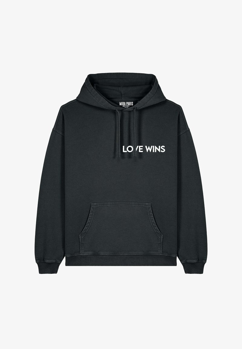 Hoodie noir en coton. Présente le texte 'LOVE WINS' en blanc, une poche kangourou et une capuche avec cordon de serrage. Design simple et décontracté.
