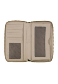 Portafoglio in pelle beige con chiusura a zip, dotato di più scomparti per carte, due tasche trasparenti per documenti d'identità e protezione RFID. Texture liscia e design minimale.