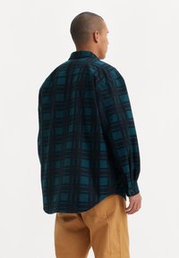 Levi's® Skateboarding SKATE UNISEX - Užsagstoma palaidinė - black pond/green