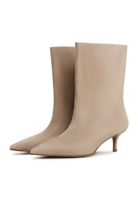 Cesare Gaspari Botine clasice - beige
