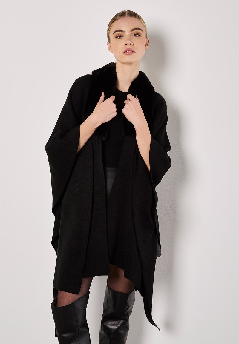 Apricot Poncho - black