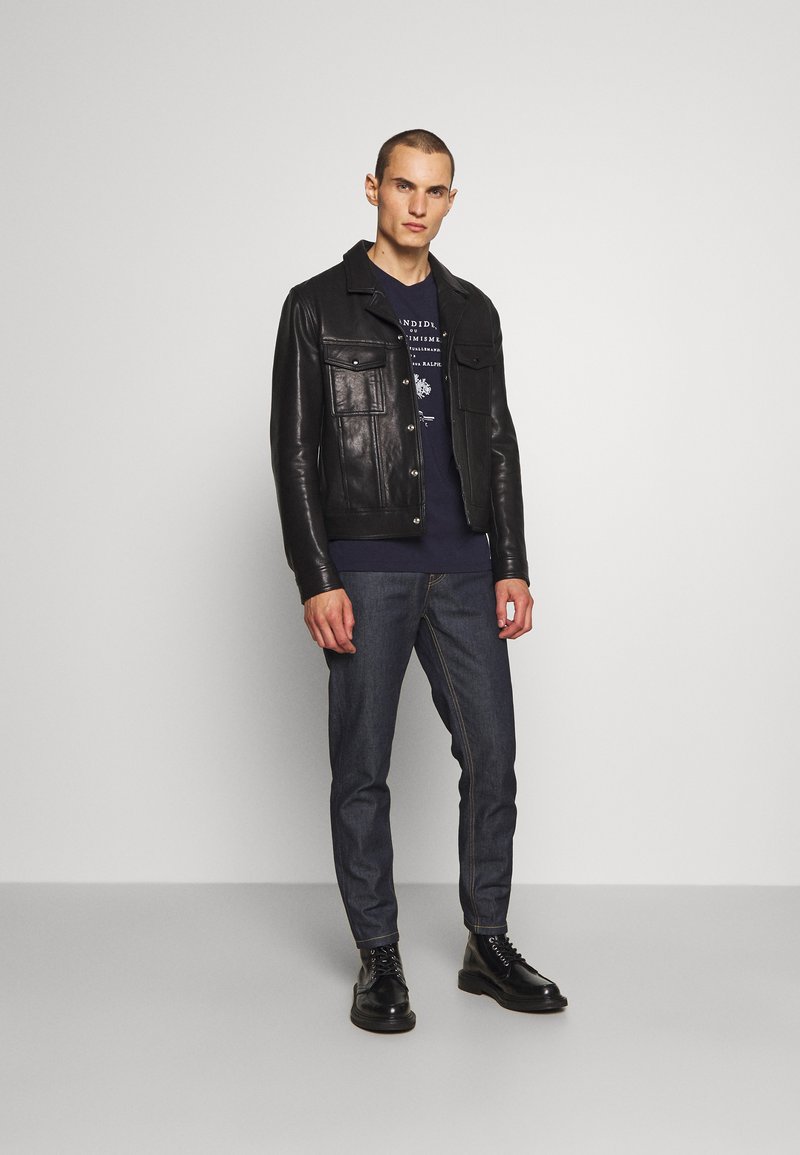 Herren Bekleidung | Zadig & Voltaire TOMMY ZADIG T-Shirt print encre/dunkelblau - SO78009 Herren Bekleidung | Zadig & Voltaire TOMMY ZADIG T-Shirt print encre/dunkelblau - SO78009