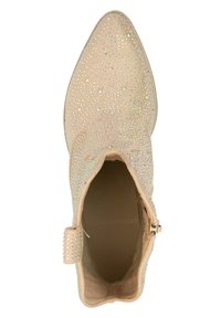 Botín beige hasta el tobillo con punta afilada, cubierto de brillantes iridiscentes. Presenta un cierre lateral y forro de tela para mayor comodidad.