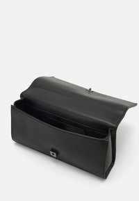 Calvin Klein LINE QUILT SHOULDER BAG - Borsa a tracolla - black