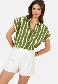 REGULAR FIT SLEEVE STRIPE UTILITY - Nööpidega pluus - green