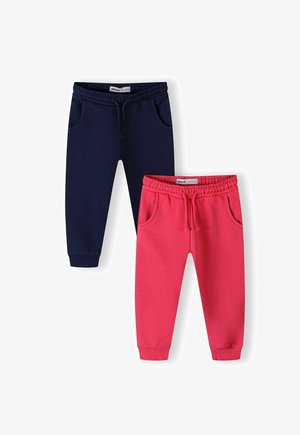 Divas jogger bikses: vienas tumši zilas, otra rozā. Abām ir elastīgas jostas, auklas un priekšējās kabatas. Mīksta auduma ar ribotām aprocēm.