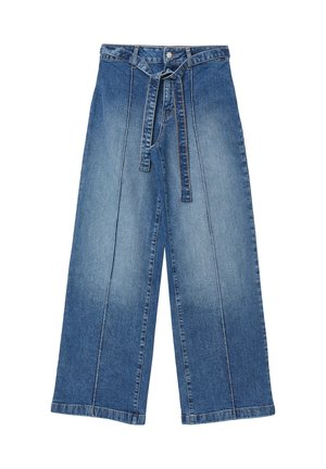 Pantaloni in denim a gamba larga di blu medio, con cintura a lacci, due cuciture anteriori e un taglio dritto con una texture leggermente sbiadita.