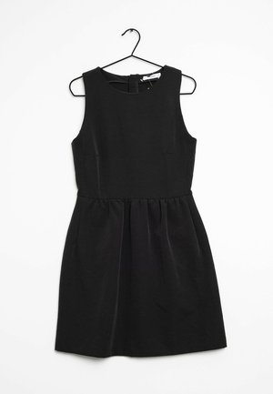 Czarna sukienka bez rękawów z dopasowanym gorsetem i marszczoną spódnicą. Wykonana z gładkiego materiału, z kieszeniami po bokach i zamkiem błyskawicznym z tyłu.