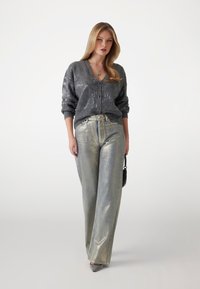 Guess Strickjacke - grau