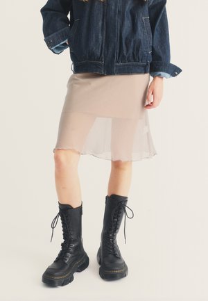 Dr. Martens, UNISEX - Plateaulaarzen - black