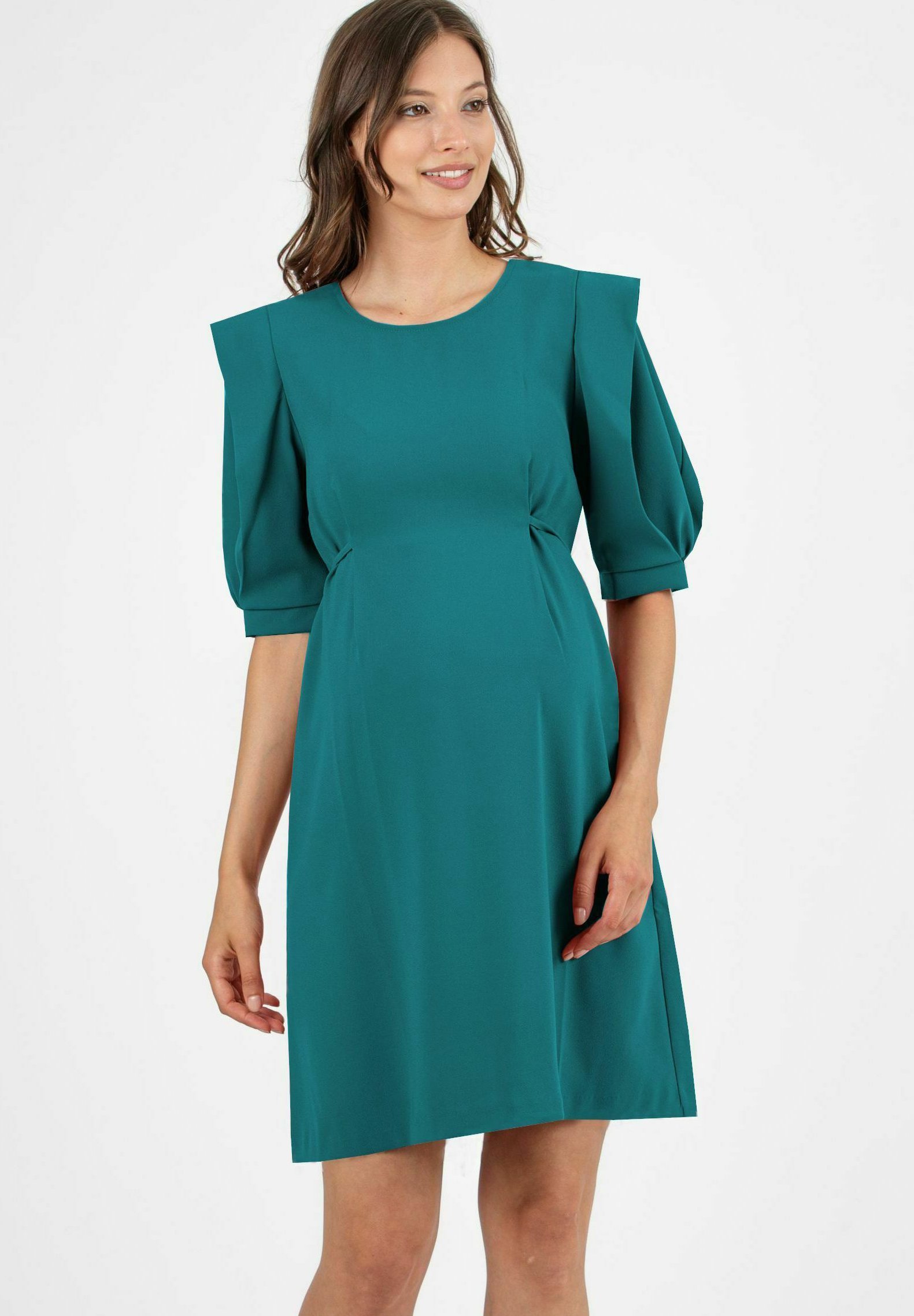 Vestidos con zapatillas: 6 modelos ideales
