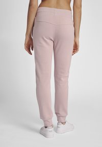 Hummel HMLOLIVIA REGULAR  - Träningsbyxor - chalk pink