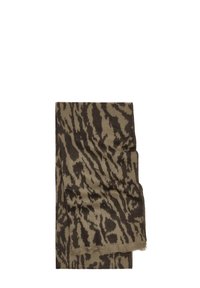 Szalik w wzory z motywem zwierzęcym w ciemnym brązie i oliwkowej zieleni. Miękka tekstura z frędzlami, w kształcie prostokąta.